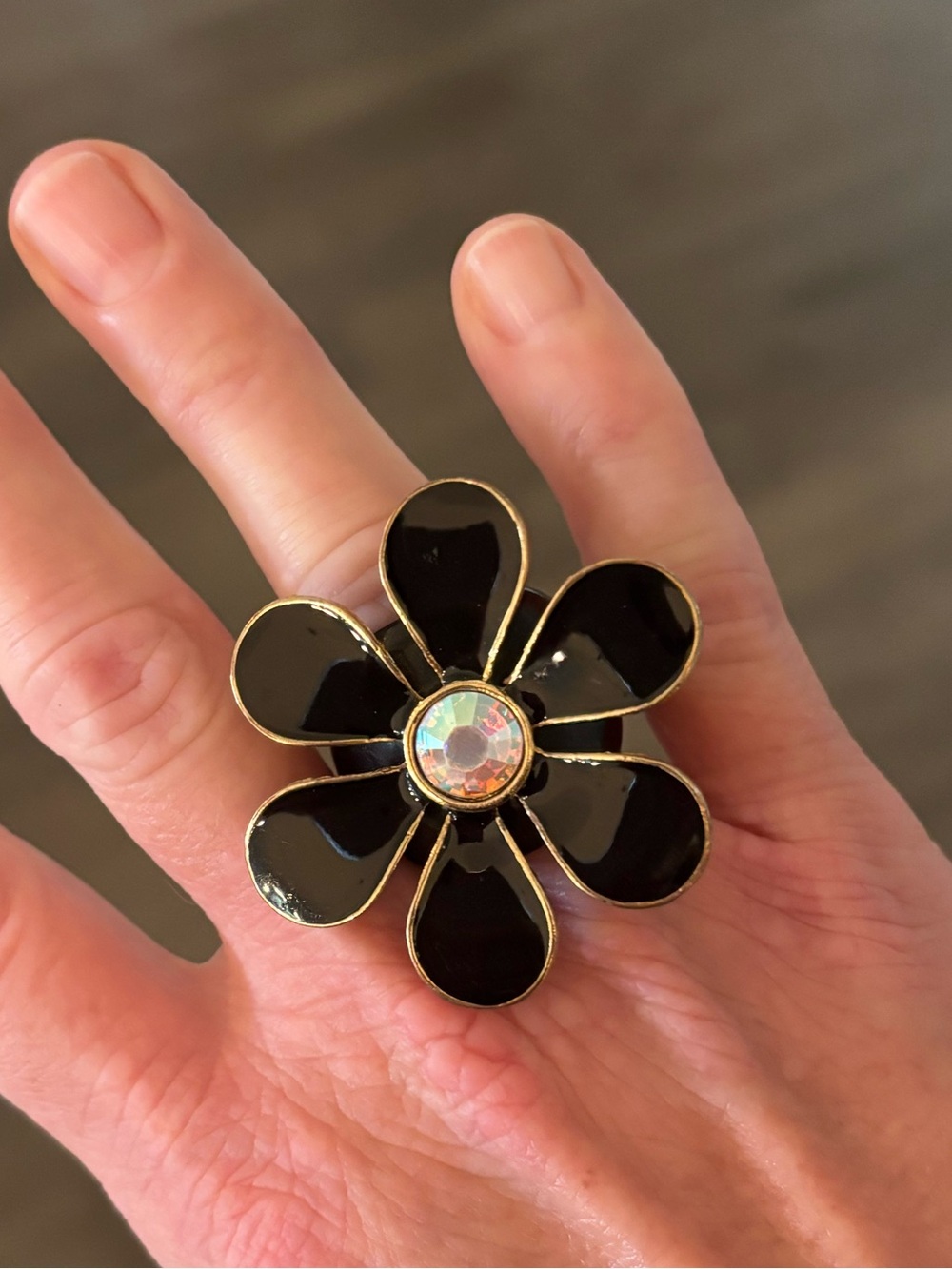 🖤Black Flower Cocktail Ring with Iridescent Center🖤
